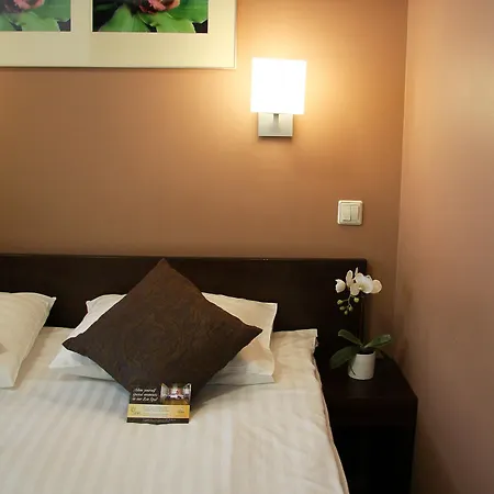 By Unique Hotel